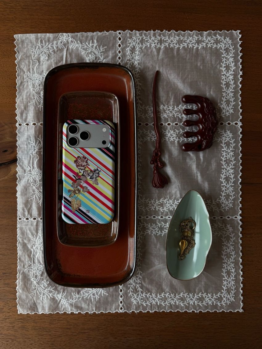 Gongfu tea time with an ORD.CAP phone case.